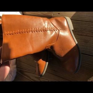 Girls boots